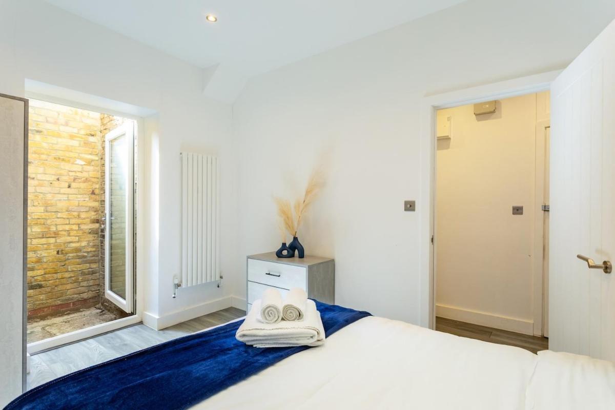 Stylish 2-Bed Flat In The Heart Of West Hampstead Lägenhet London Exteriör bild