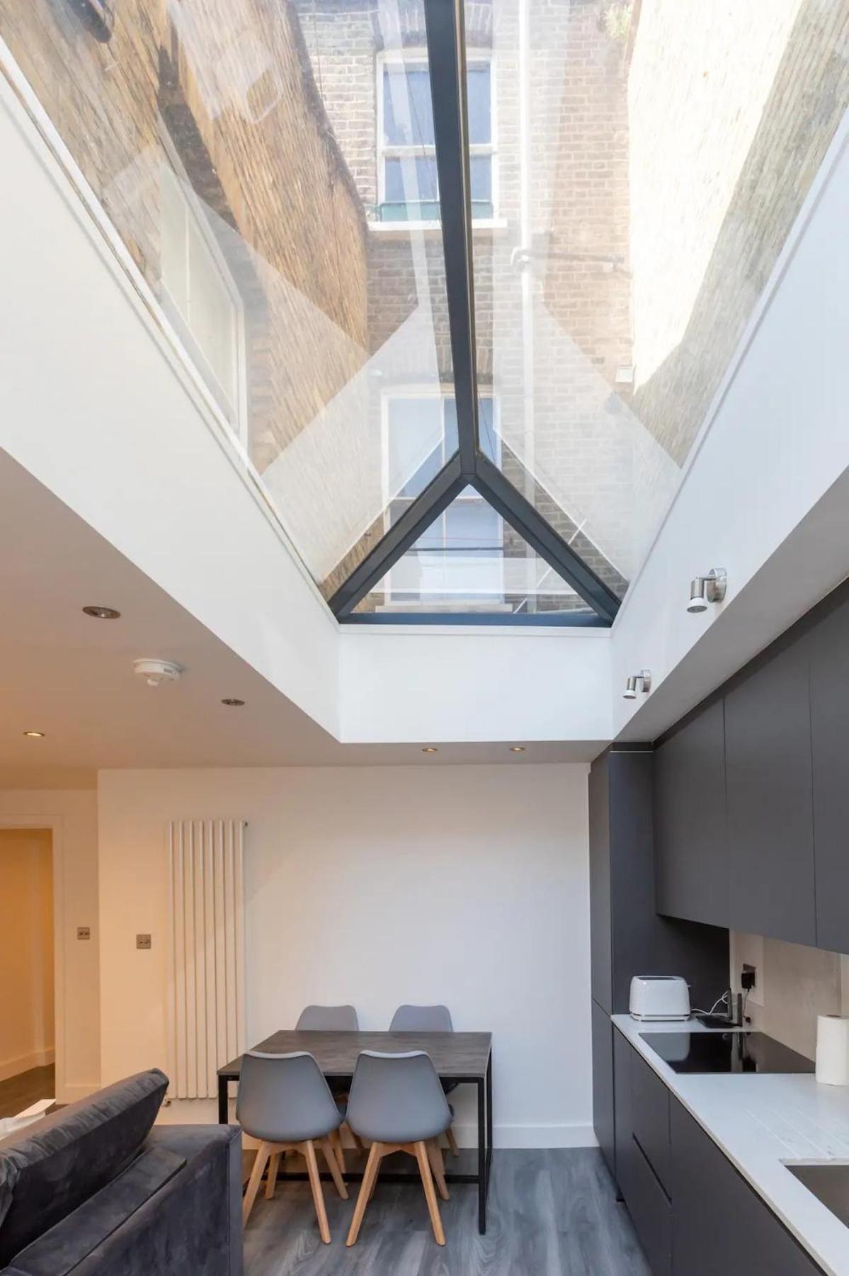 Stylish 2-Bed Flat In The Heart Of West Hampstead Lägenhet London Exteriör bild